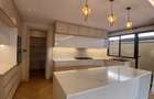 6 Bed Townhouse with En Suite at Lavington - 17