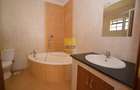 4 Bed Apartment in Parklands - 18