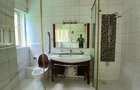 4 Bed Townhouse with En Suite at Riverside Drive - 15