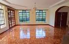 4 Bed Townhouse with En Suite at Lavington Off Convent Drive - 16