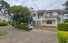 5 Bed Townhouse with En Suite at Lavington Road - 4