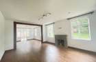 5 Bed Villa with En Suite in Rosslyn - 5