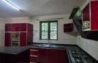 5 Bed Townhouse with En Suite at Othaya Road - 7