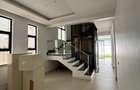 5 Bed Townhouse with En Suite in Lavington - 17