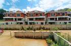 5 Bed Villa with En Suite in Spring Valley - 13
