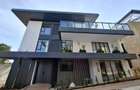 5 Bed Townhouse with En Suite in Lavington - 2