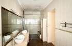 5 Bed Townhouse with En Suite in Riverside - 7
