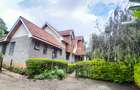 4 Bed Townhouse with En Suite at Lavington - 2