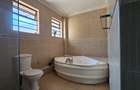 5 Bed House with En Suite in Lavington - 15