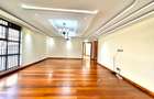 6 Bed Townhouse with En Suite in Nyari - 5