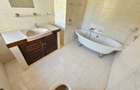 6 Bed House with En Suite in Rosslyn - 16