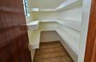 5 Bed Townhouse with En Suite at Lavington - 7