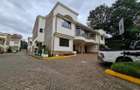 4 Bed Townhouse with En Suite at Westlands - 3