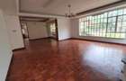4 Bed House with En Suite in Lavington - 2