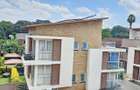 5 Bed House with En Suite in Lavington - 1