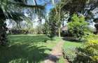 5 Bed House with En Suite in Lavington - 4