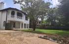 5 Bed House with En Suite in Runda - 1