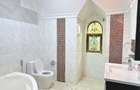 5 Bed Townhouse with En Suite at Othaya Road - 8