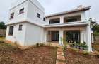 5 Bed Villa with En Suite in Runda - 3