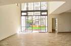 3 Bed Apartment with En Suite at Riverside Drive - 10