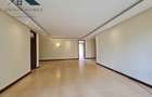 4 Bed Apartment with En Suite at Riverside Drive - 7