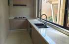 6 Bed House with En Suite in Nyari - 10