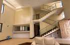 5 Bed Townhouse with En Suite in Lavington - 2