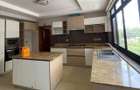 4 Bed Apartment with En Suite in Riverside - 3