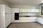 3 Bed Apartment with En Suite in Parklands - 7