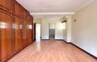 5 Bed Townhouse with En Suite in Lavington - 4
