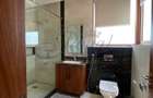 6 Bed House with En Suite in Lavington - 11