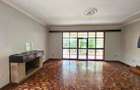 5 Bed House with En Suite in Nyari - 4