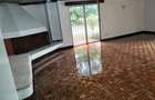 5 Bed House with En Suite in Lavington - 13