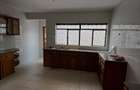 4 Bed Townhouse with En Suite at Valley Arcade - 9