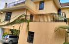 5 Bed Townhouse with En Suite in Kyuna - 2