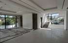 6 Bed Villa with En Suite in Lavington - 12