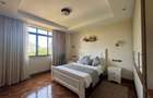 Furnished 3 Bed Apartment with En Suite in Riverside - 12