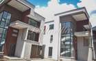 5 Bed Townhouse with En Suite in Lavington - 3