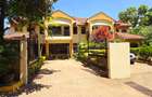 4 Bed Townhouse with En Suite at Off Convent Drive - 17