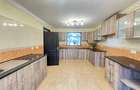 5 Bed Townhouse with En Suite in Lavington - 7