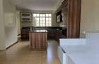 5 Bed Townhouse with En Suite in Spring Valley - 5