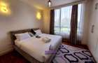 Serviced 2 Bed Apartment with En Suite at Dennis Pritt - 16