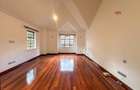4 Bed Townhouse with En Suite in Spring Valley - 11