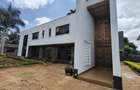 5 Bed House with En Suite in Runda - 2