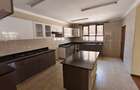 5 Bed Townhouse with En Suite at Lavington - 7