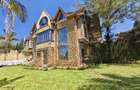 5 Bed Townhouse with En Suite in Lavington - 4