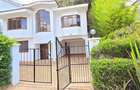 5 Bed Townhouse with En Suite at Riverside Garden - 1