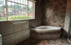 4 Bed House with En Suite at Rosslyn - 18
