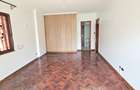 5 Bed Townhouse with En Suite at Convent Drive - 9