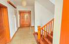 5 Bed Townhouse with En Suite in Lavington - 10